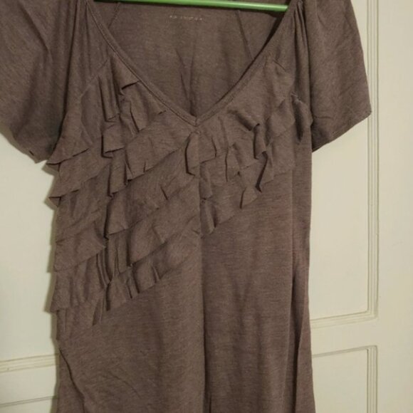 BOGO🎀BUNDLE OF 2- Ruffle Blouses- Sz Large - Picture 4 of 4